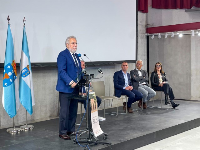 Santalices destaca o compromiso do doutor Darío Álvarez Blázquez co galeguismo